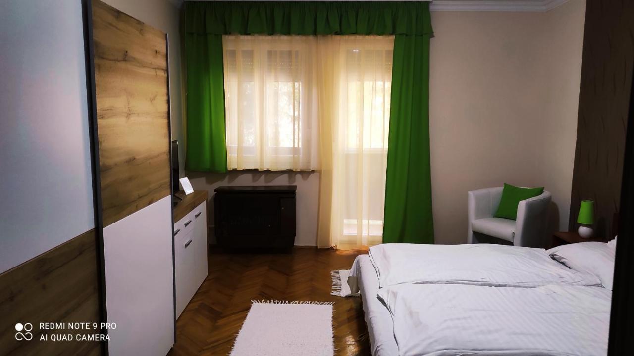 Viva Apartman Sarvar Exterior photo